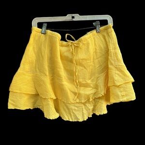 Flirty layered bright yellow mini skirt L